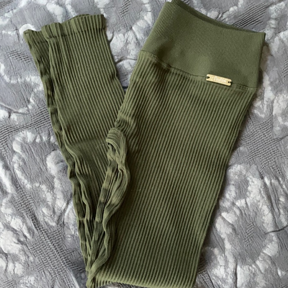 Pop seamless army green seamless ribbed leggings
